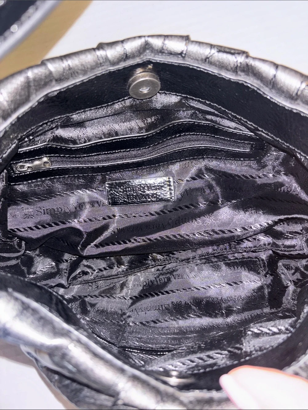 SIMPLY VERA BY VERA WANG GRAY SILVER METALLIC FAUX LEATHER SHOULDER BAG